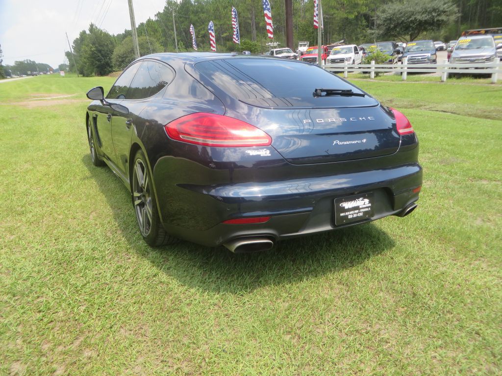 2015 Porsche Panamera Image 8