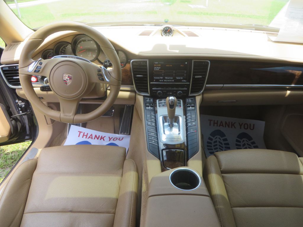 2015 Porsche Panamera Image 13