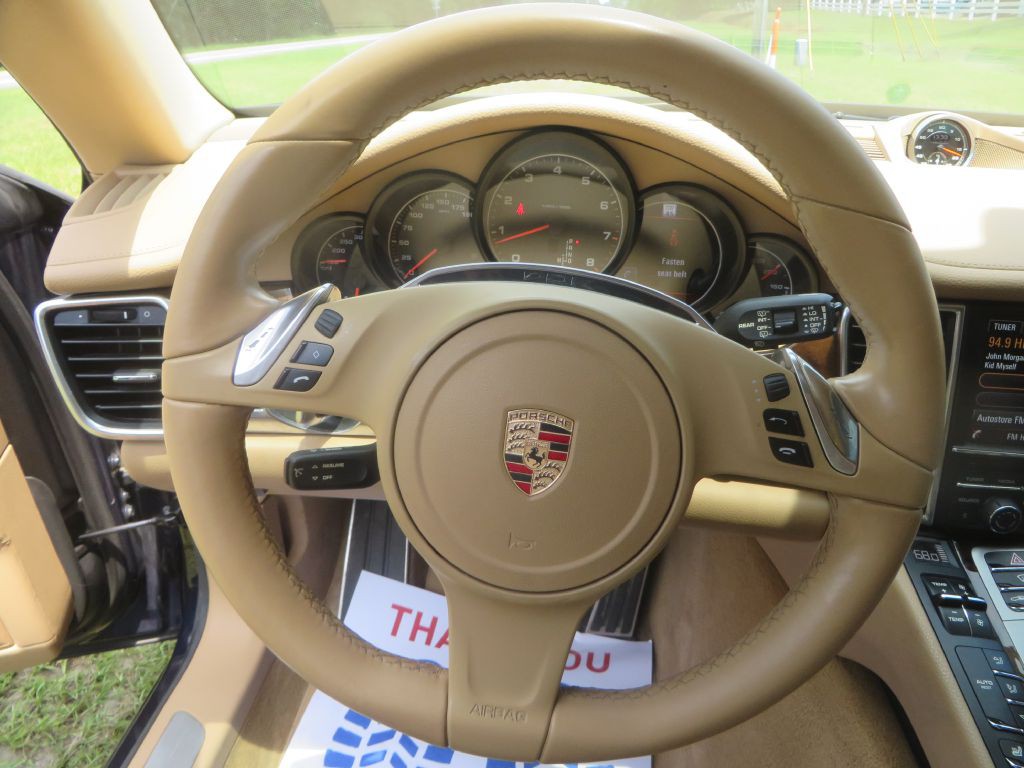 2015 Porsche Panamera Image 14