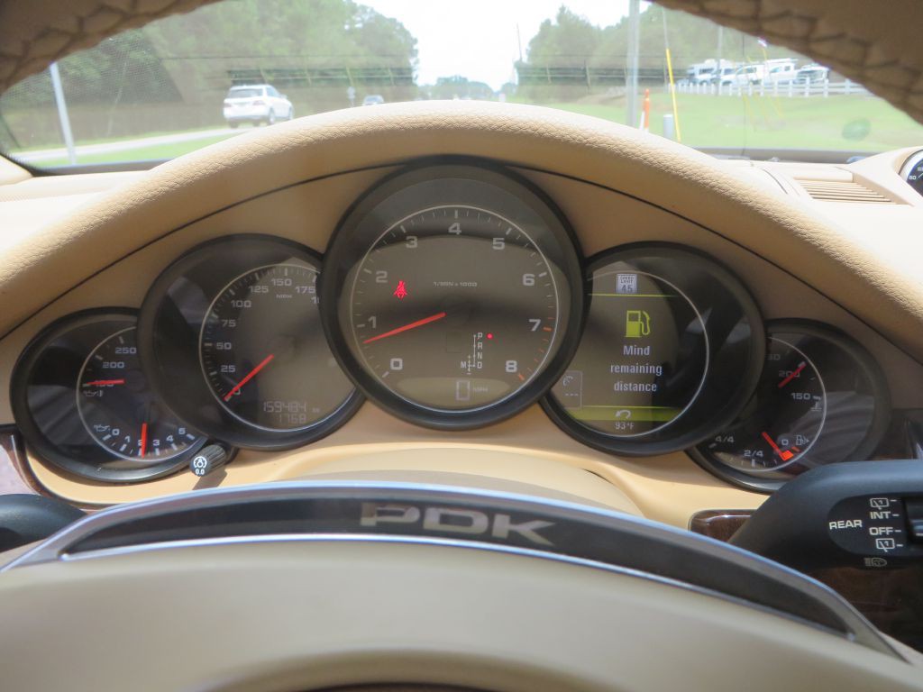 2015 Porsche Panamera Image 17