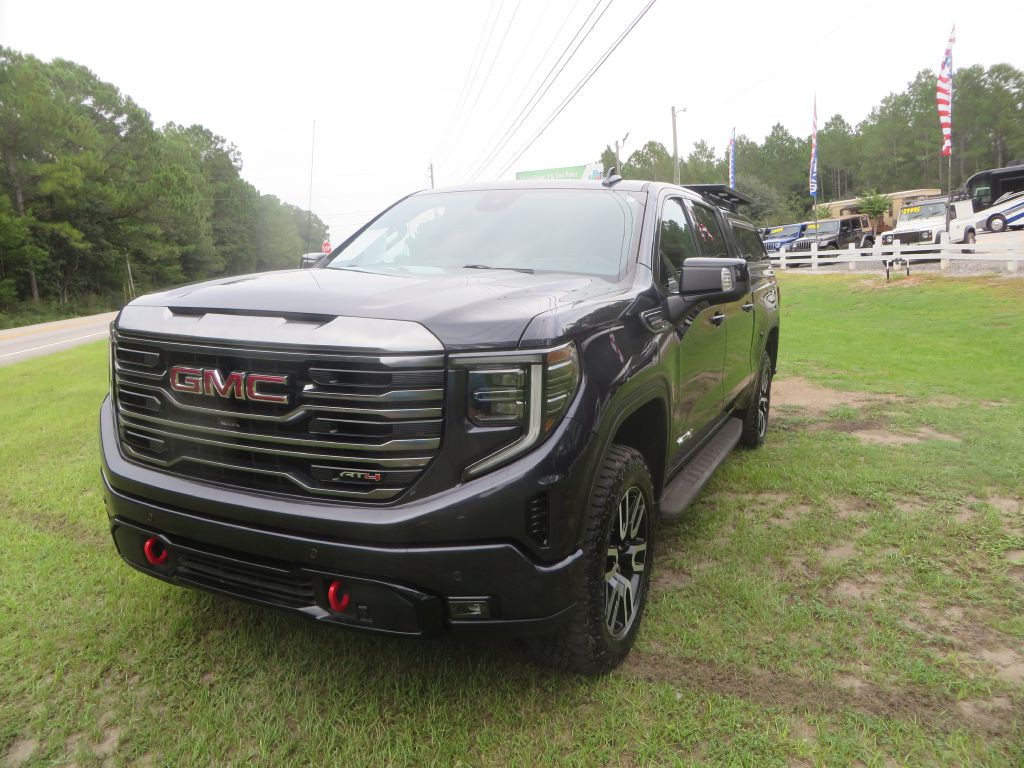 2024 GMC Sierra Image 2