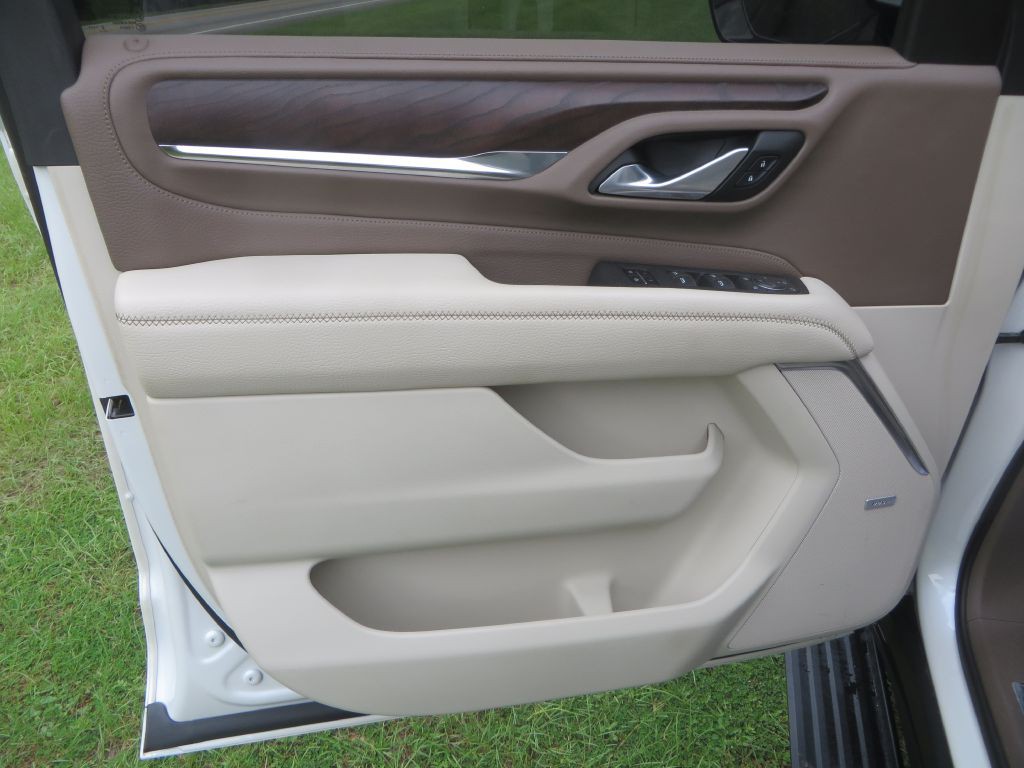 2023 GMC Yukon Image 12