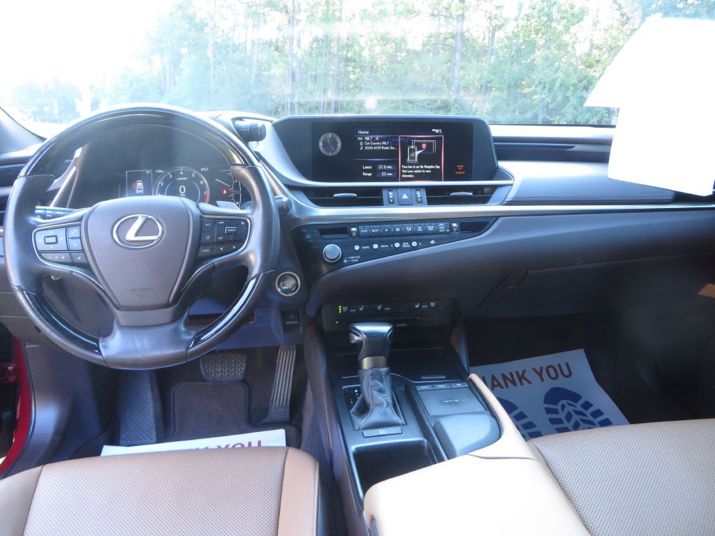 2021 Lexus ES Image 11