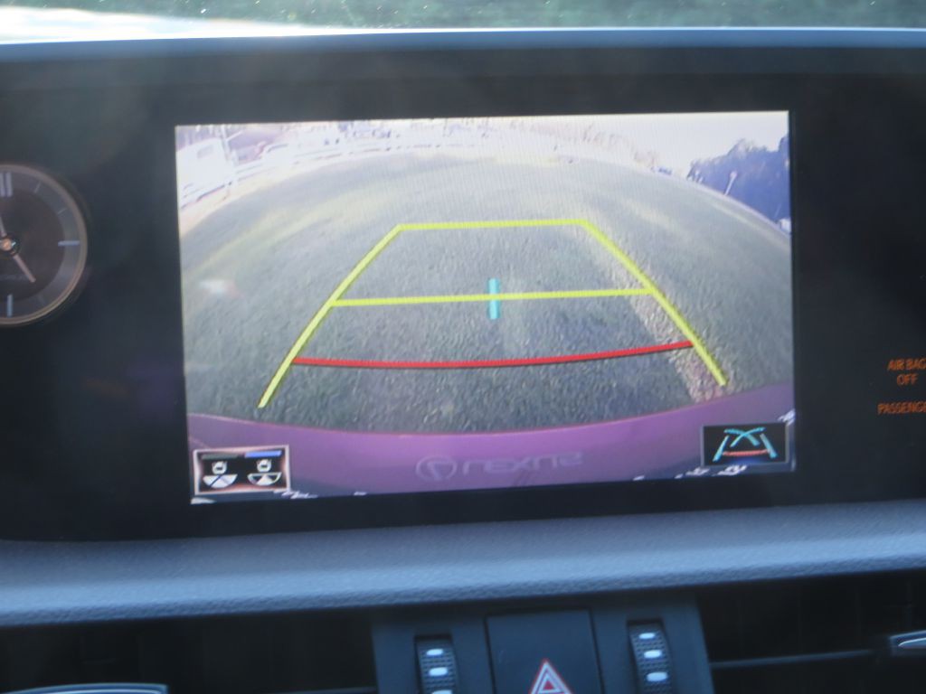 2021 Lexus ES Image 18