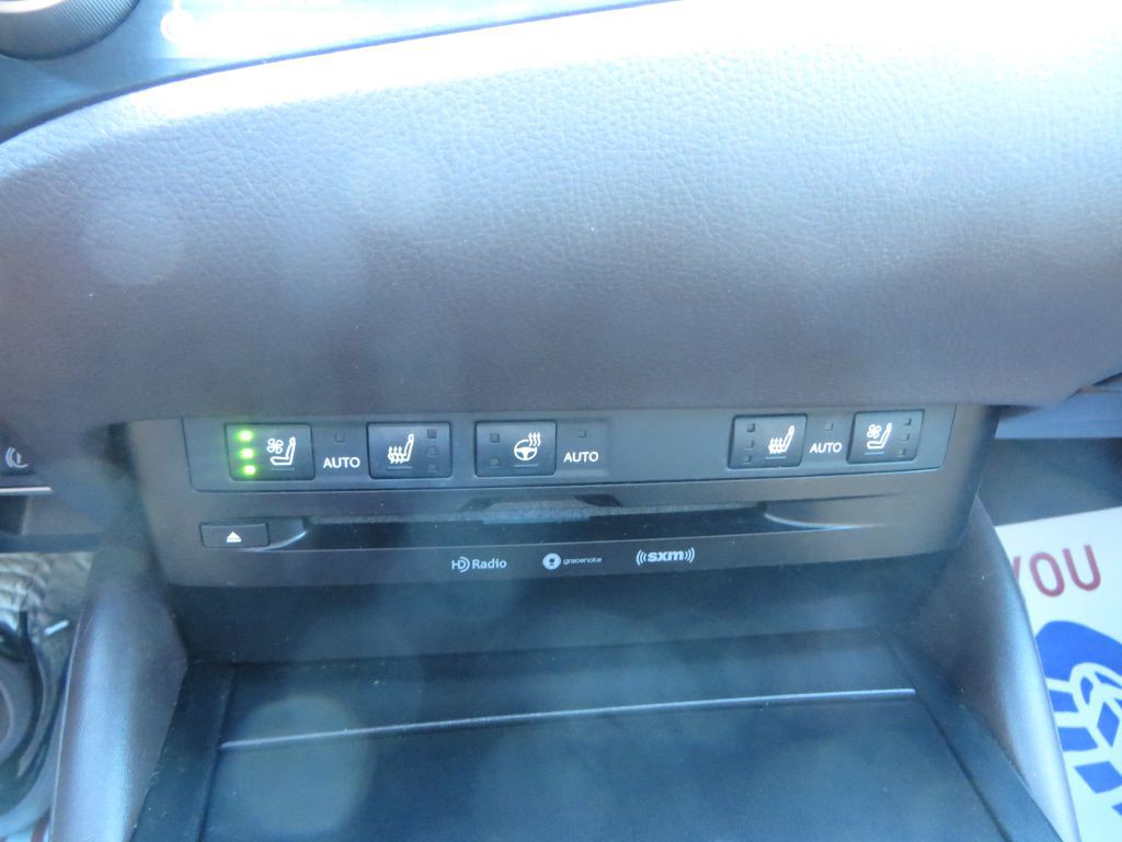 2021 Lexus ES Image 19