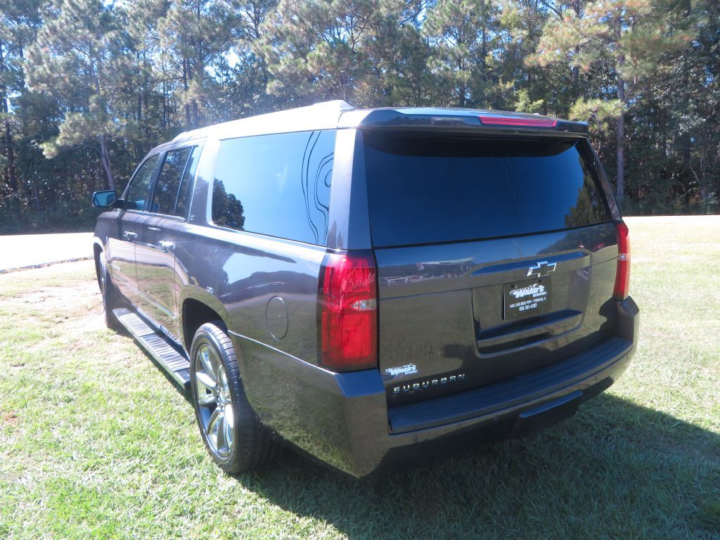 2018 Chevrolet Suburban Image 8
