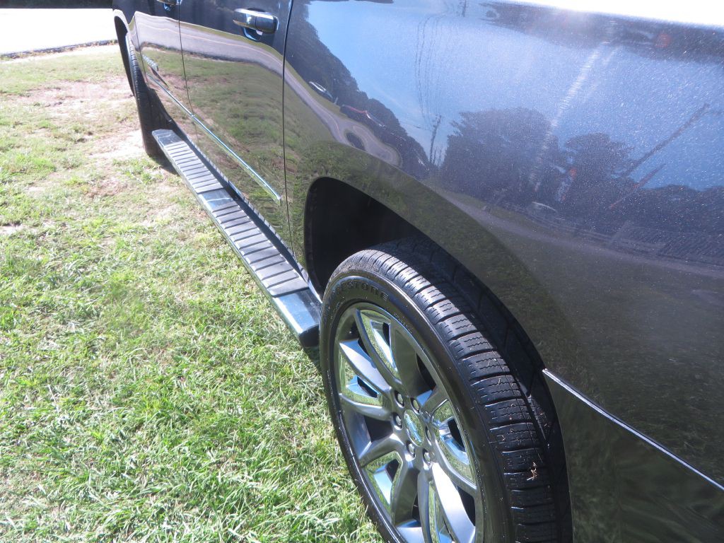 2018 Chevrolet Suburban Image 10