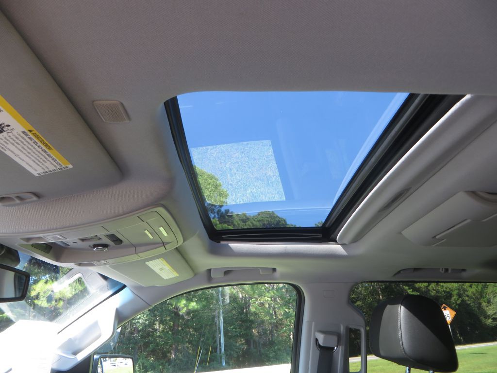 2018 Chevrolet Suburban Image 30