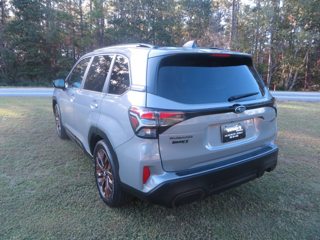 2025 Subaru Forester Image 8