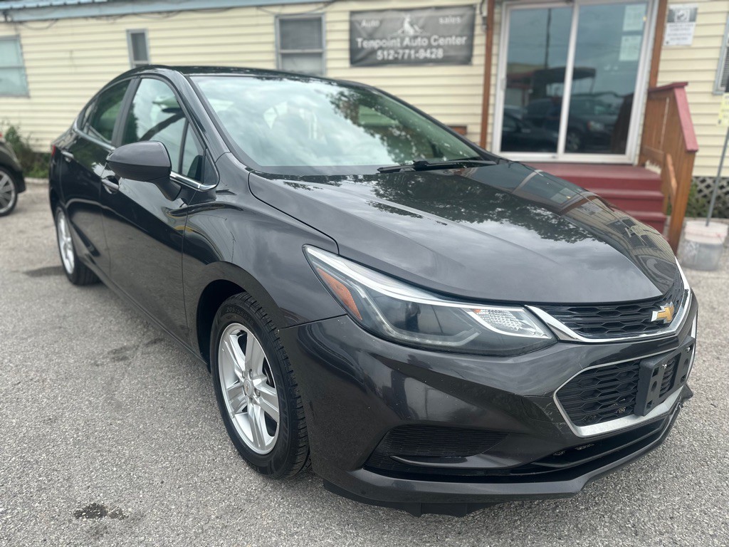 2017 Chevrolet Cruze Image 2