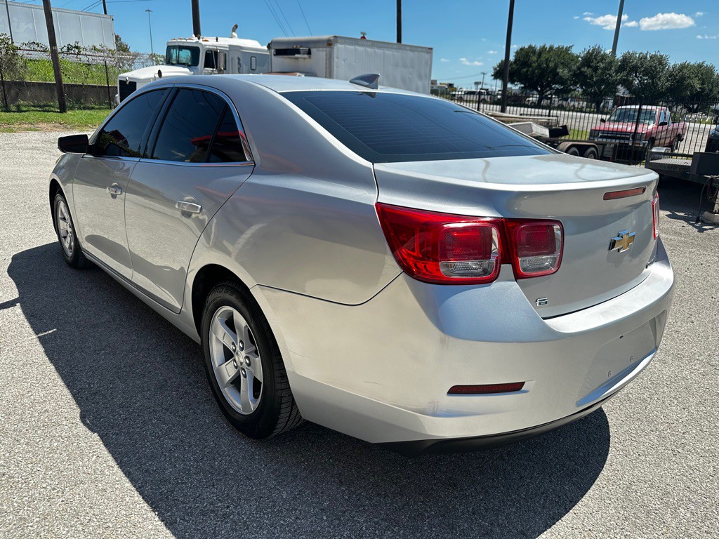 2015 Chevrolet Malibu Image 4