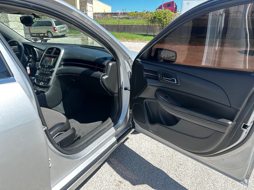 2015 Chevrolet Malibu Image 12