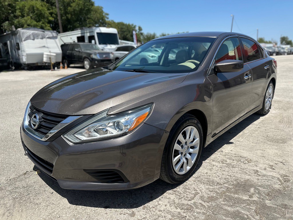 2017 Nissan Altima Image 1