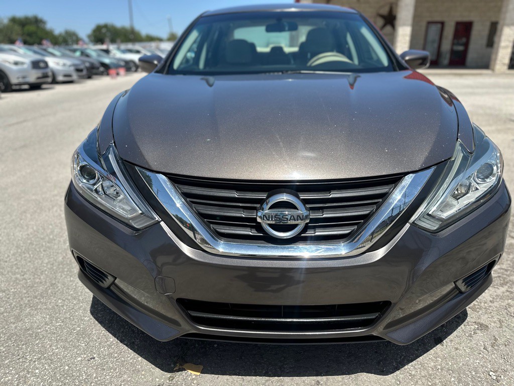 2017 Nissan Altima Image 3