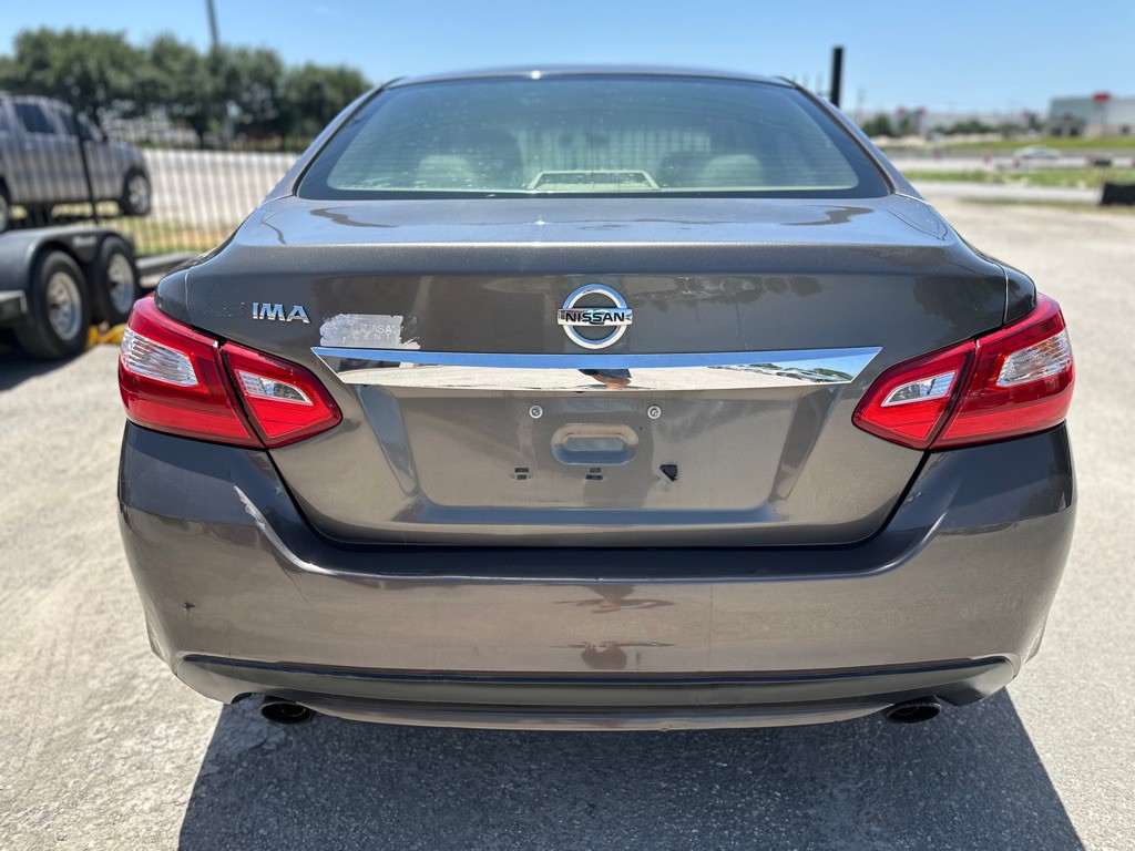 2017 Nissan Altima Image 6