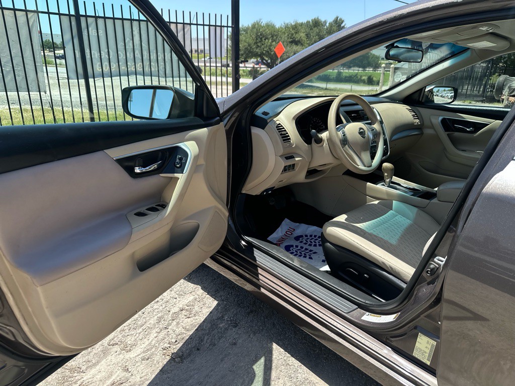 2017 Nissan Altima Image 7