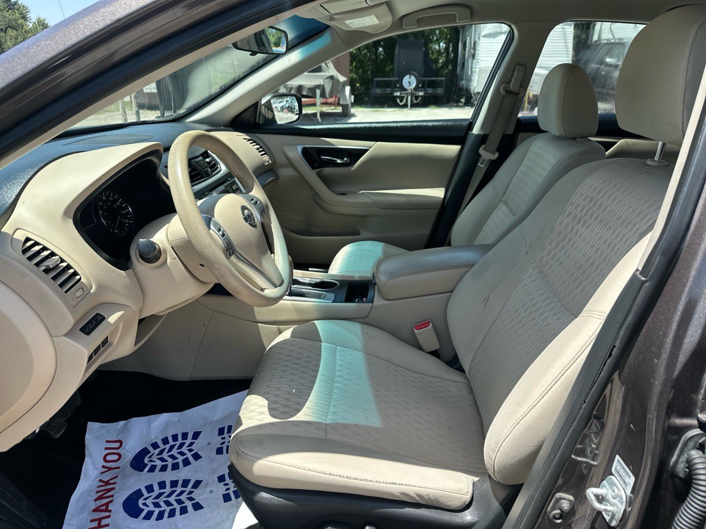 2017 Nissan Altima Image 8