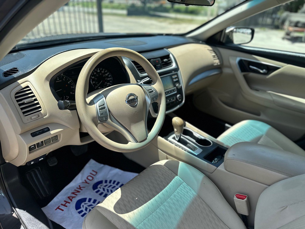 2017 Nissan Altima Image 9