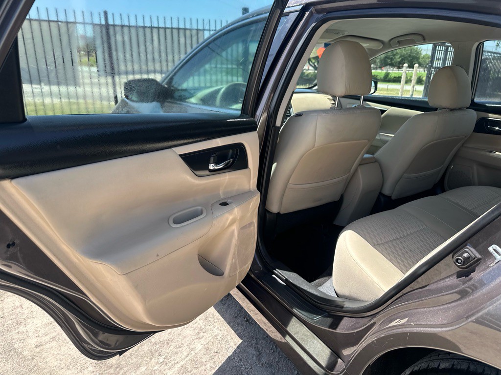 2017 Nissan Altima Image 10