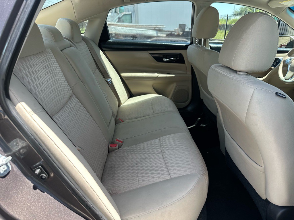 2017 Nissan Altima Image 16