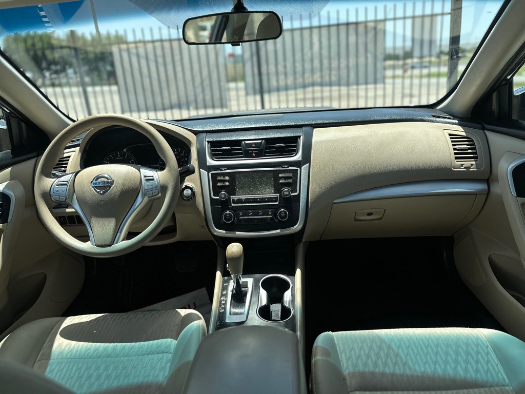 2017 Nissan Altima Image 17