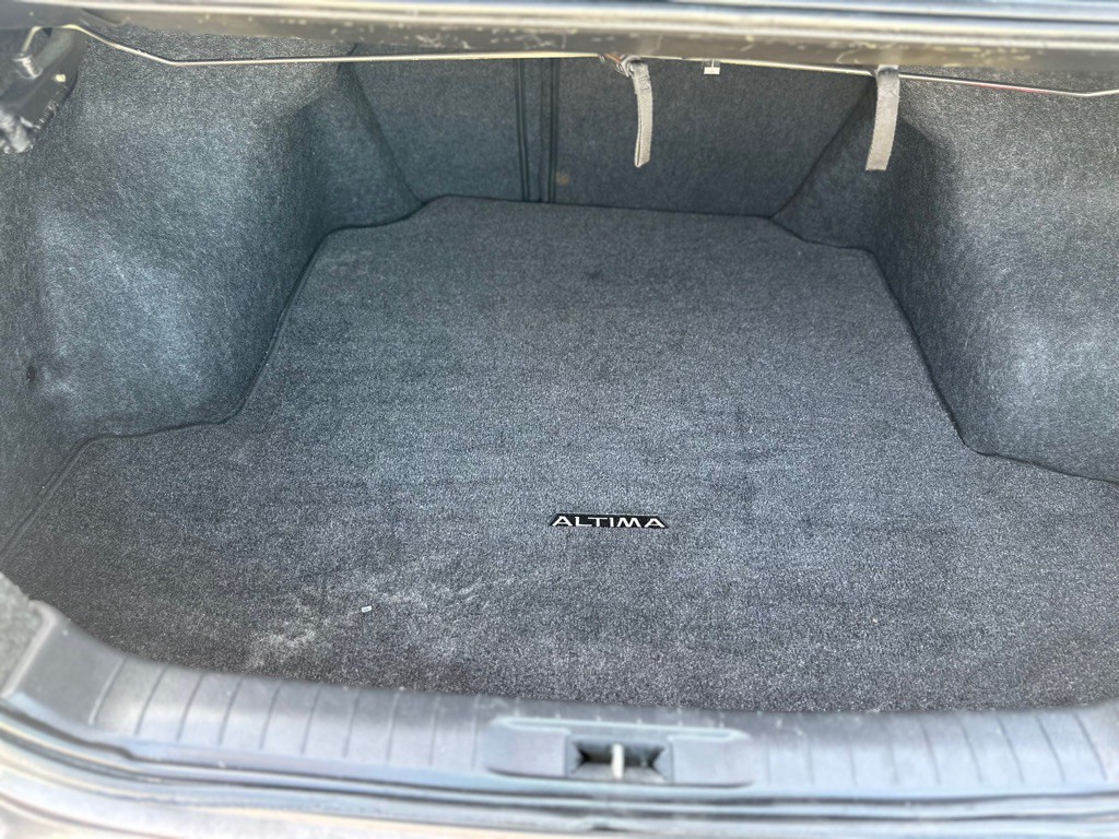 2017 Nissan Altima Image 18