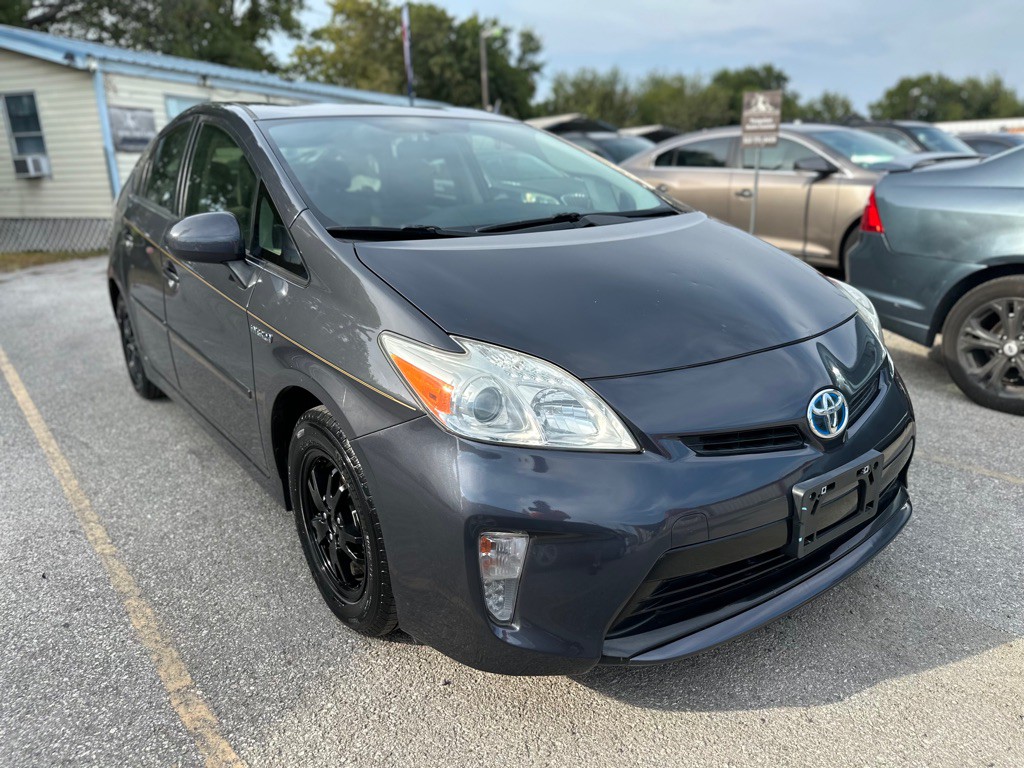 2012 Toyota Prius Image 2