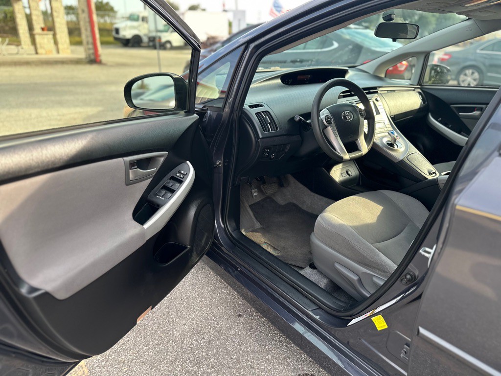 2012 Toyota Prius Image 7