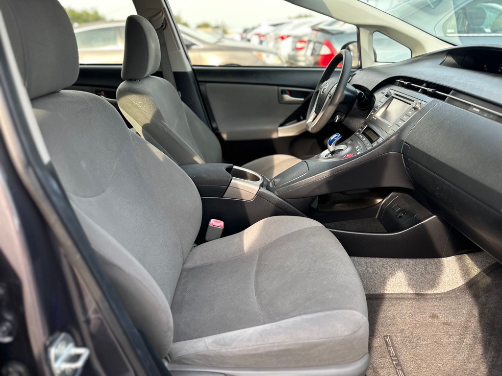 2012 Toyota Prius Image 13