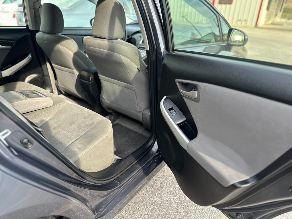 2012 Toyota Prius Image 15