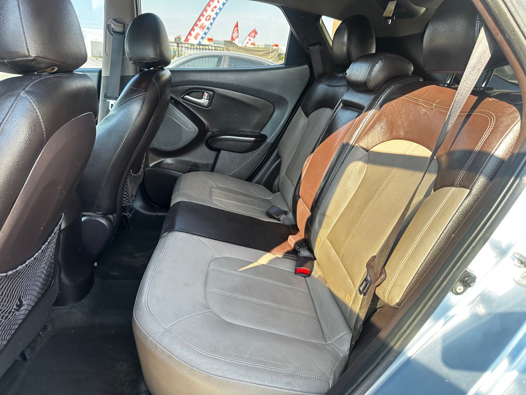 2012 Hyundai Tucson Image 11