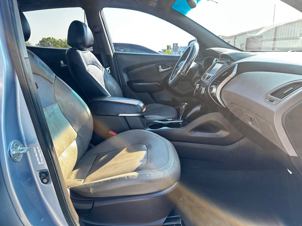 2012 Hyundai Tucson Image 13