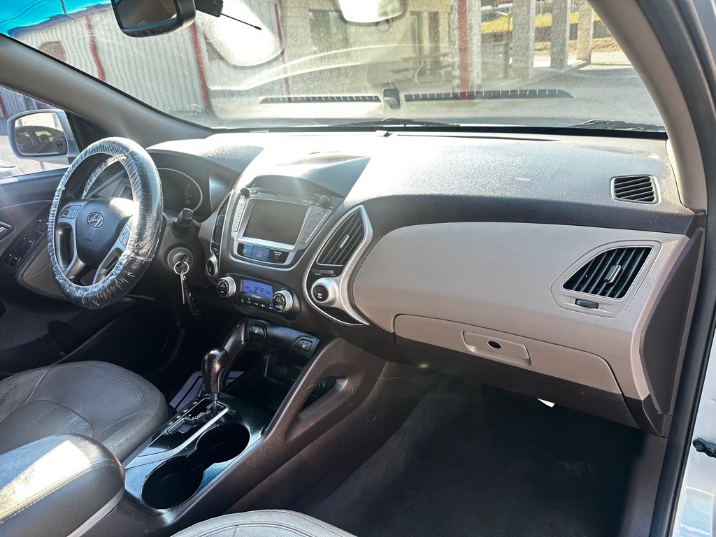 2012 Hyundai Tucson Image 14