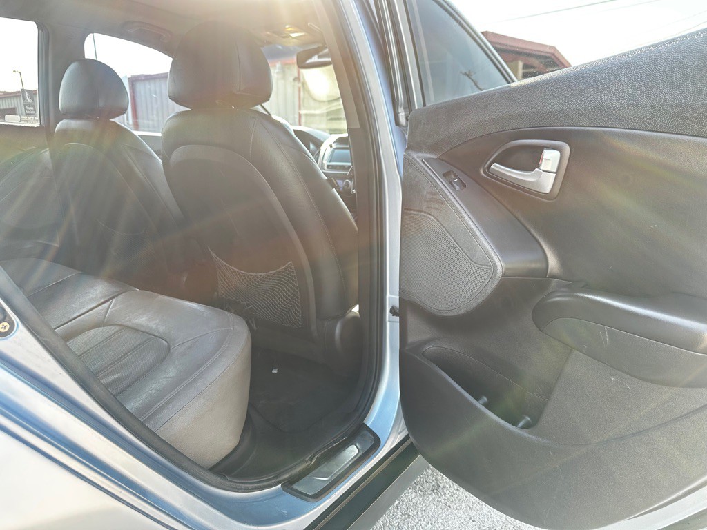 2012 Hyundai Tucson Image 15