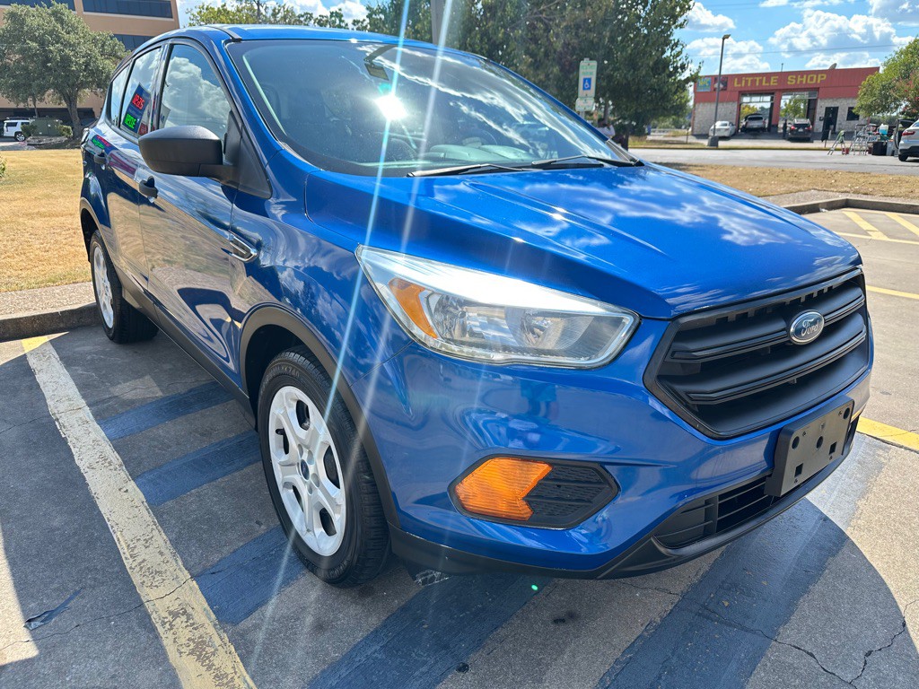 2017 Ford Escape Image 2