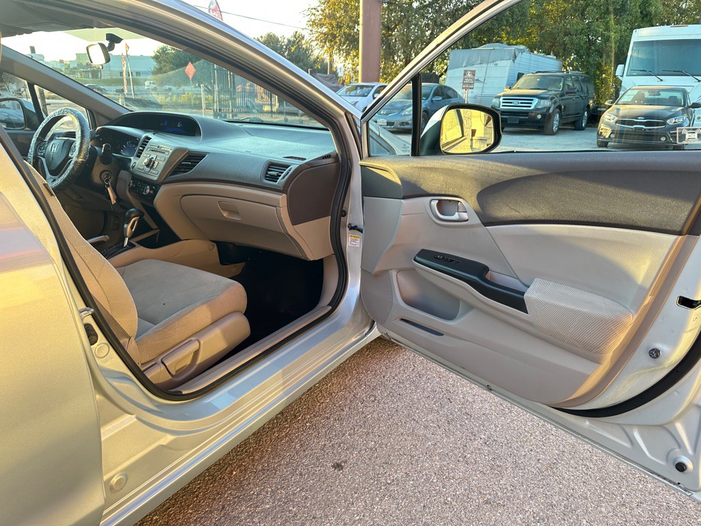 2012 Honda Civic Image 12