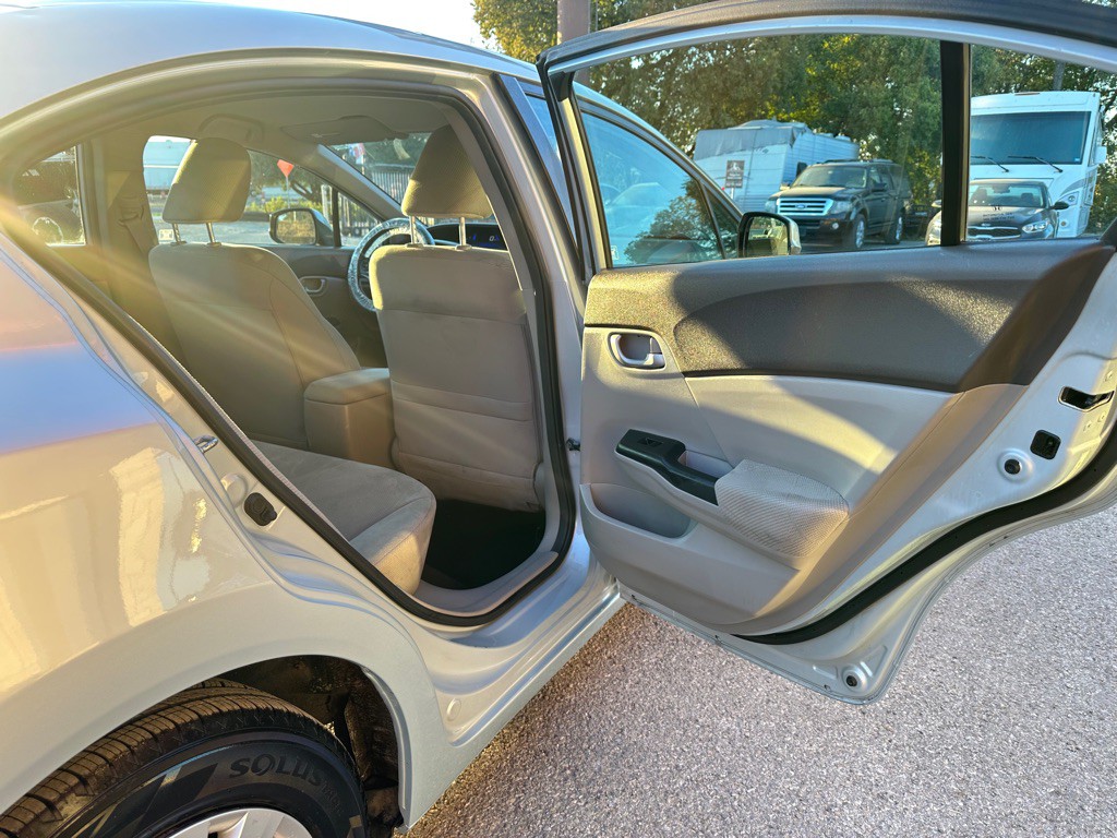 2012 Honda Civic Image 15