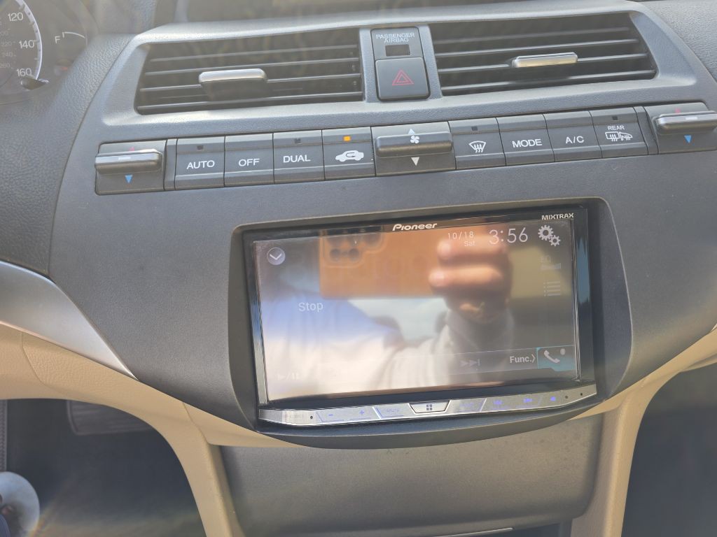 2009 Honda Accord Image 16
