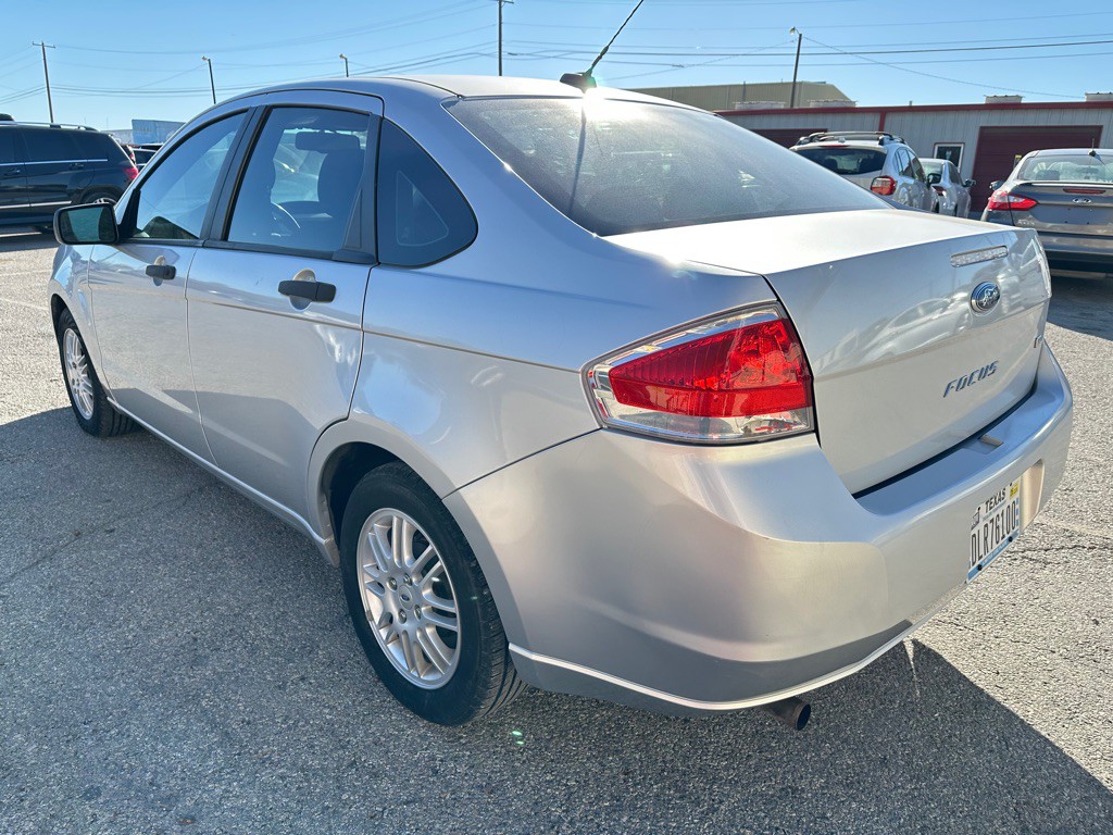 2011 Ford Focus Image 4