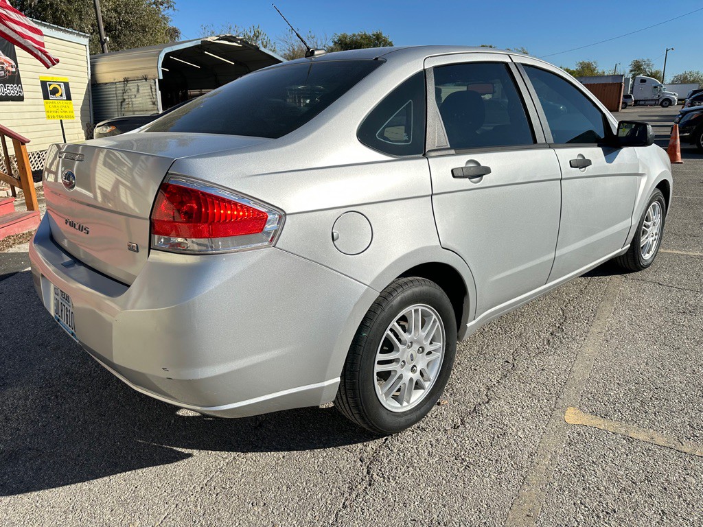 2011 Ford Focus Image 5