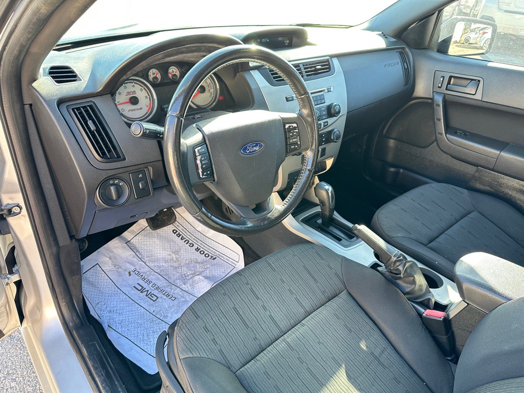 2011 Ford Focus Image 9