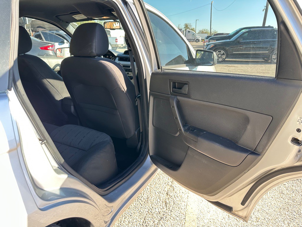 2011 Ford Focus Image 15