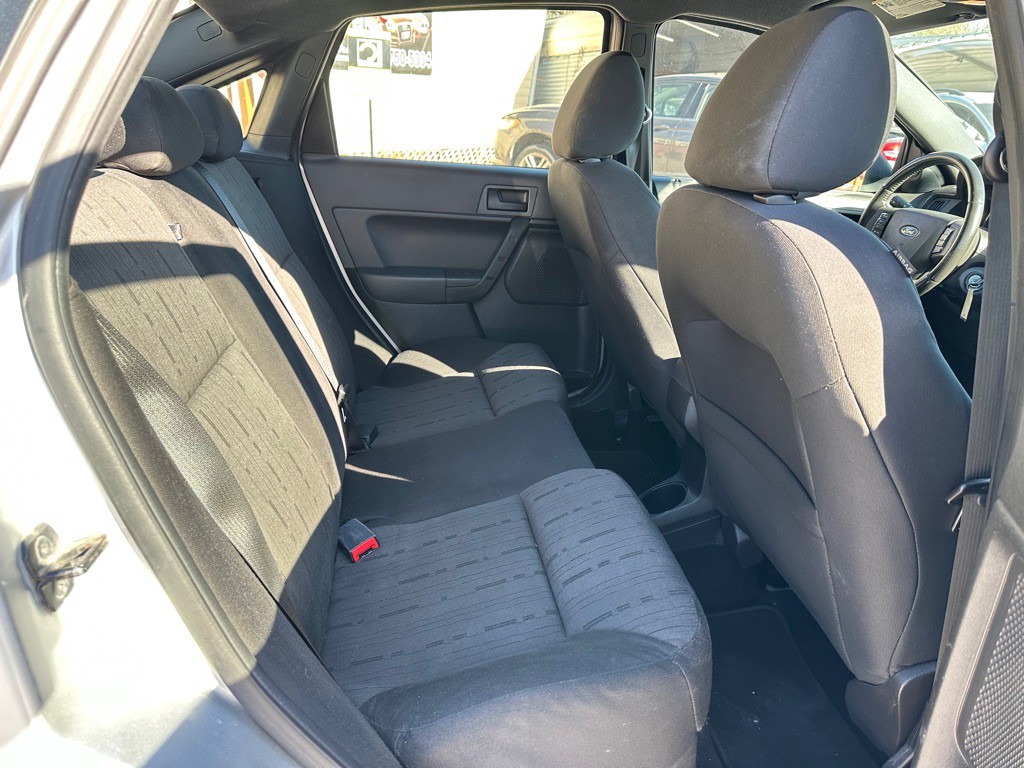 2011 Ford Focus Image 16