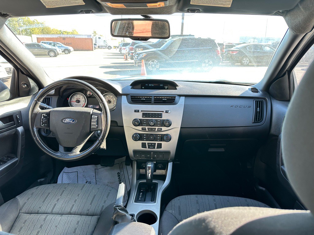2011 Ford Focus Image 17