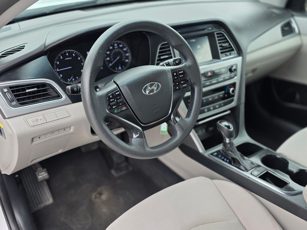 2016 Hyundai Sonata Image 9