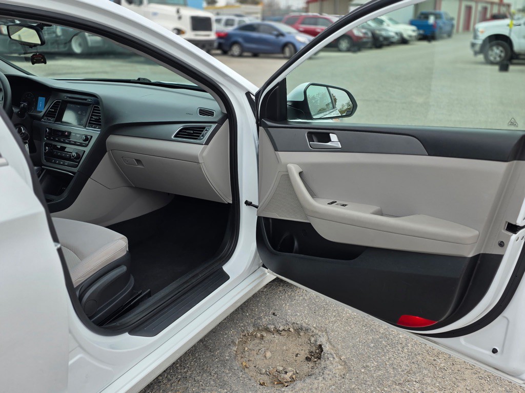 2016 Hyundai Sonata Image 12