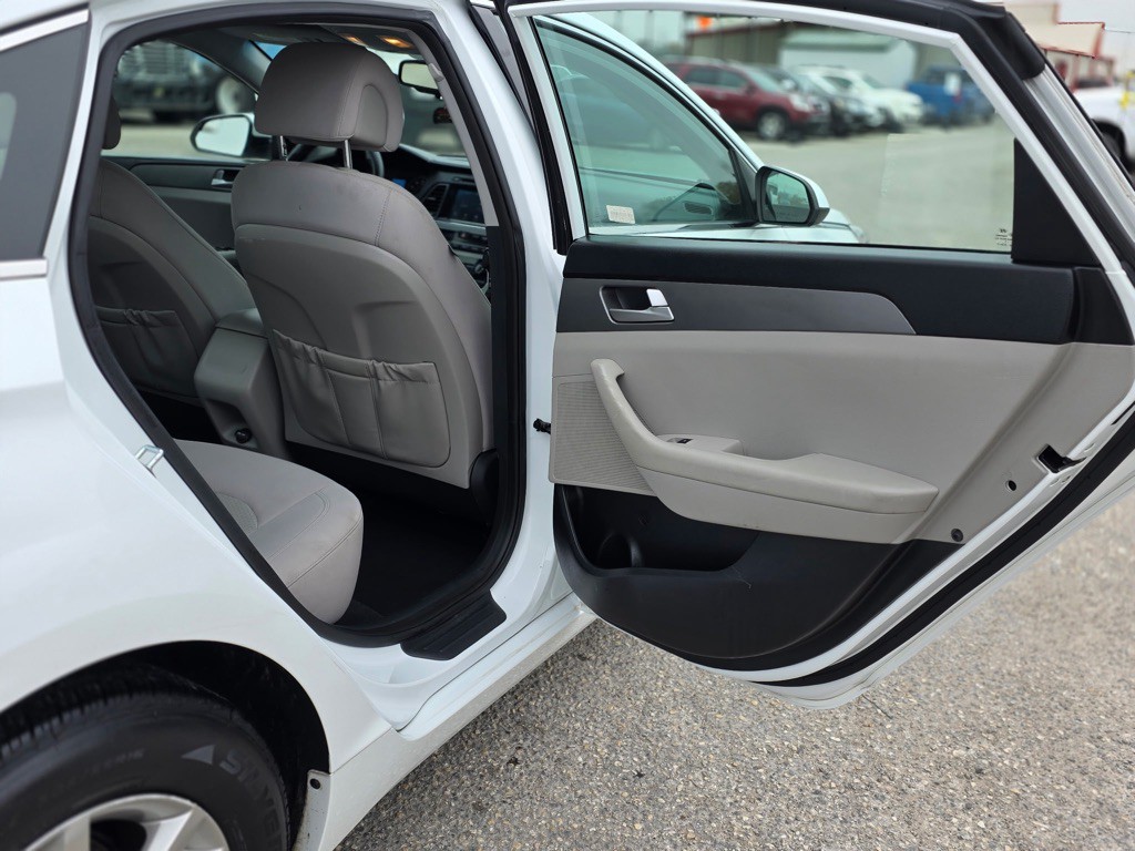 2016 Hyundai Sonata Image 15