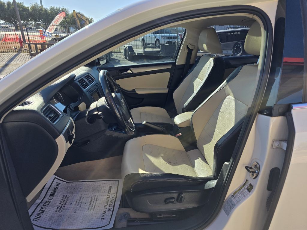 2013 Volkswagen Jetta Image 9