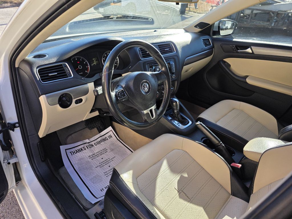 2013 Volkswagen Jetta Image 10