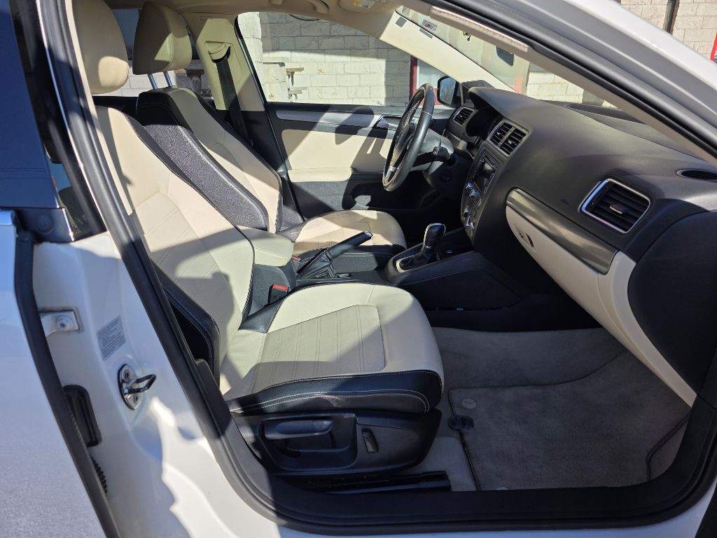 2013 Volkswagen Jetta Image 14